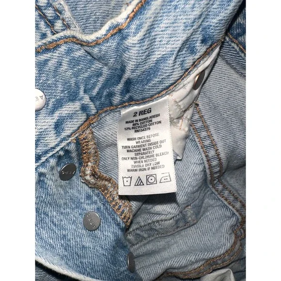 Aeropostale 90s Baggy High Waisted Distressed Light Wash Jeans Size 2 Reg - Picture 5 of 9